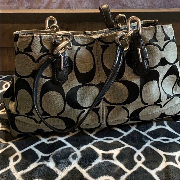 Coach purse - Picture 3 of 6